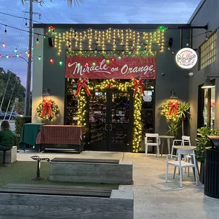 the outside of a restaurant