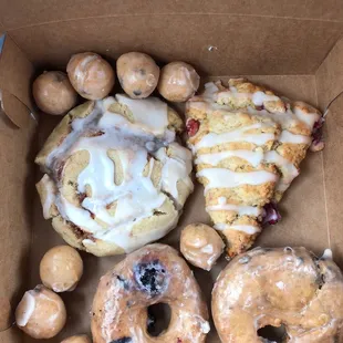 donuts, food, dough desserts