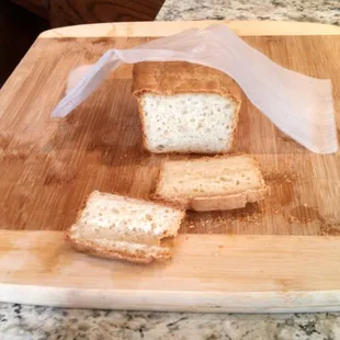 Cutting some white sandwich bread small samples