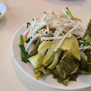  plate of vegetables and noodles