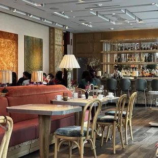 ramen and noodles, interior