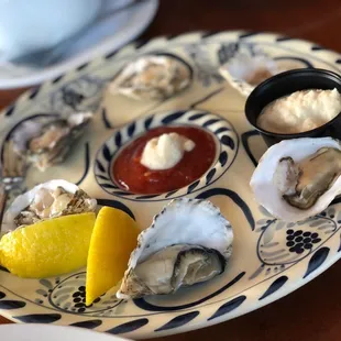 Shucked oysters