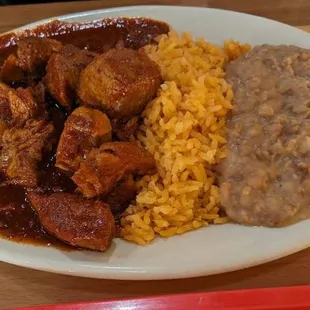 Guiso en rojo de puerco