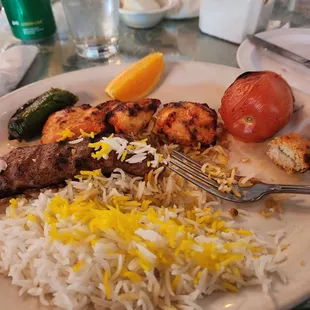 Combination plate with beef and chicken