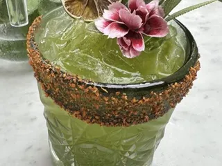 Tu Madre - Los Feliz