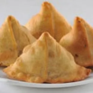 Chicken Samosa (2pcs)Turnovers filled with chicken served with tamarind chutney