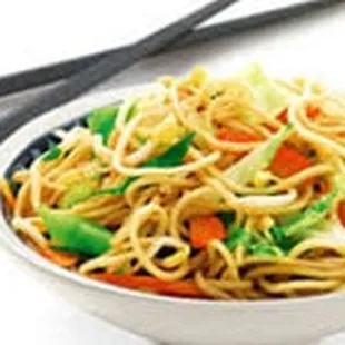 Chowmein/Hakka Noodle Pan Fried Noodles Topped with a Mix of Sauteed Assorted Vegetables