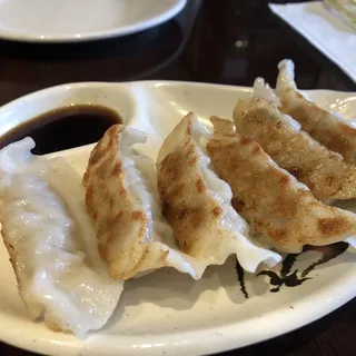 6 Pieces Gyoza