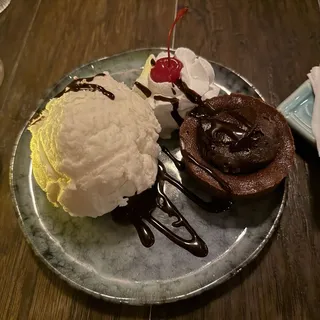 Chocolate Lava with Vanila Ice Cream