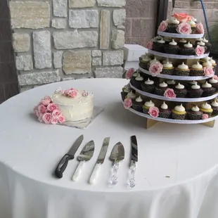 a wedding cake and knife