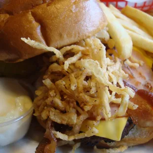 Misfits Supreme Burger, close-up.