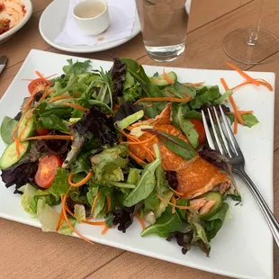 House salad with salmon