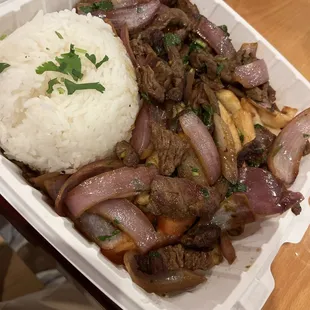 Lomo saltado