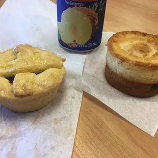 Canastas and quequecitos con pasas.