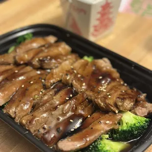 Steak Teriyaki comes with soup or salad