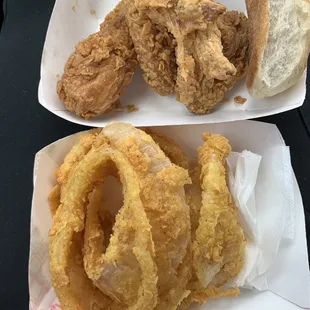 2 pieces mixed fried chicken and small onion rings