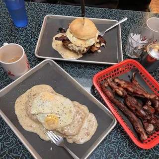 Small biscuits and Gravy