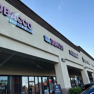 the outside of a restaurant