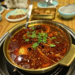 Hotpot chicken with taro