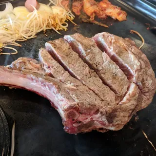 Tomahawk Steak