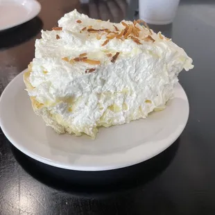 Coconut cream pie