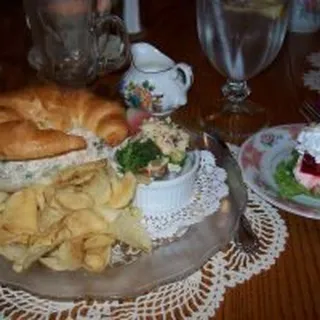 Chicken Or Tuna Salad Croissant