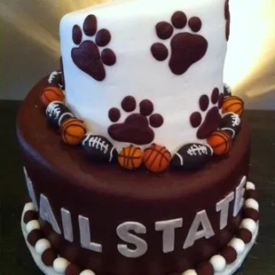 We love our groom cakes!