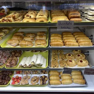 Breakfast hot and ready to go with excellent customer service