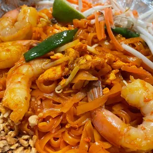 39. Pad Thai (Shrimp), Door Dash order