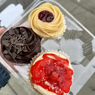 dessert, cupcakes, food