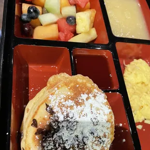 Kids box meal - pancakes with applesauce