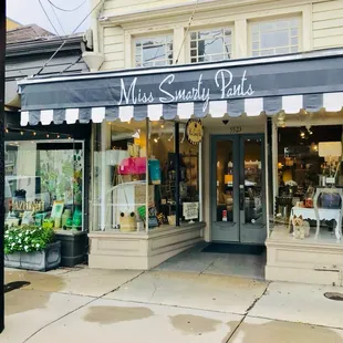 Our amazing store front!!