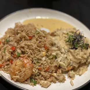 Stuff salmon and fried seafood rice