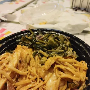 It's supposed to be linguine which end up being fettuccine and chicken It isn't supposed to have shrimp and green peppers in it