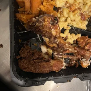 Look at the Mac n cheese...smh