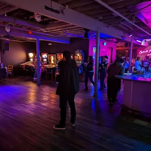 Clean space, super chill vibe. Bartenders are great.