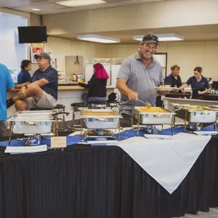 Delicious food and drinks, family and friends welcome !!