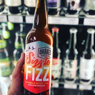 Sizzle Fizz: Double Brut IPA from Drakes Brewery, 8.5%ABV