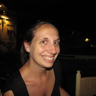 Melisa V.
