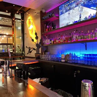 Numerous TVs positioned in good locations