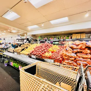 the produce section of a grocery store