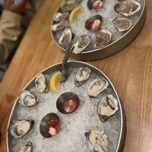 oysters on ice