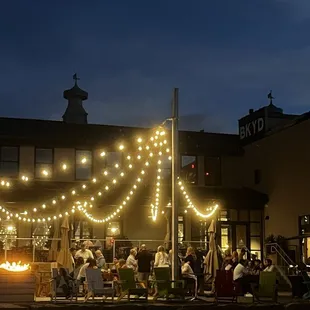 This patio was made for late night hangs with friends ...