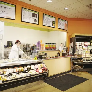 Order your sandwich, coffee drink, smoothie or juice at our deli.