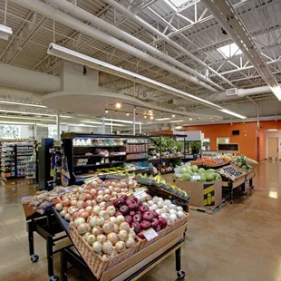 Mississippi Market, 500 7th Street West, St. Paul, MN 55102. Photo by Shaw-Lundquist Associates Inc.