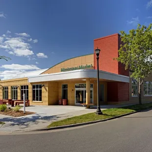 Mississippi Market, 500 7th Street West, St. Paul, MN 55102. Photo by Shaw-Lundquist Associates Inc.