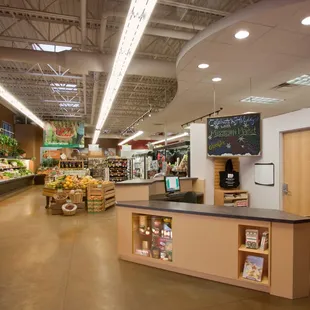 Mississippi Market, 500 7th Street West, St. Paul, MN 55102. Photo by LHB.