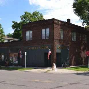 The Missouri Mouse Antiques