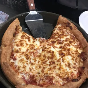 Cheese pizza