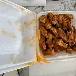 food, bbq chicken, fried chicken, chicken, bbq wings, chicken wings, chicken wings and fried chicken, fried chicken wings, poultry